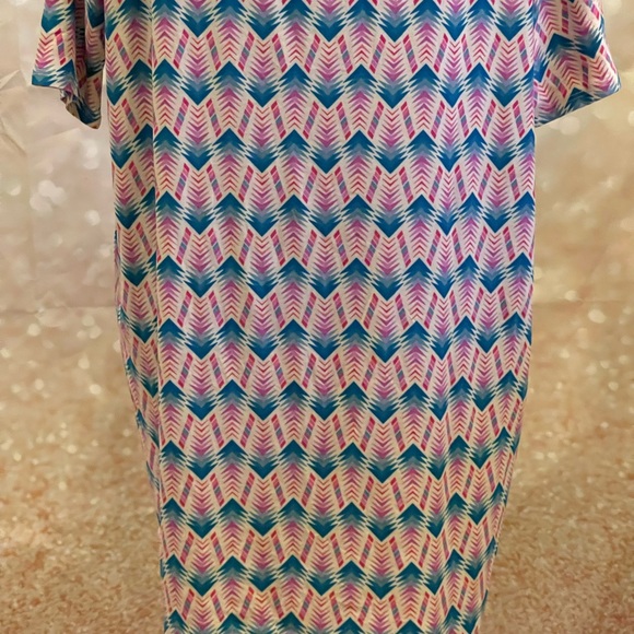 New LuLaRoe S Irma‎ Blue/Pink/White Patterned Short Sleeve - Picture 4 of 9